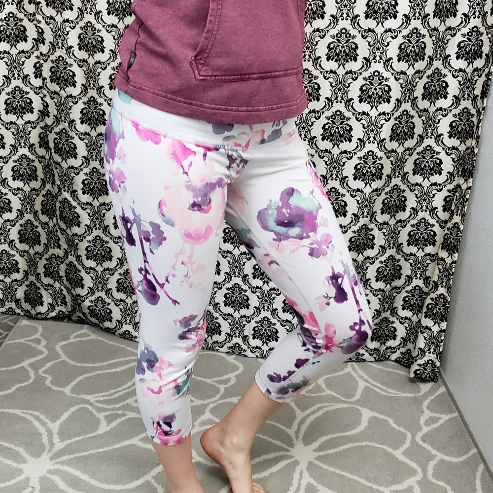 Rare Lululemon Blurred Blossom Wunder Unders